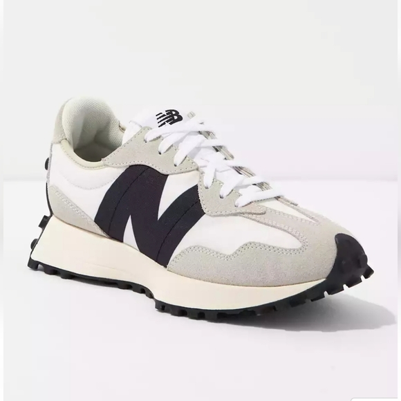 Womens New Balance 327 Size 7 - Picture 3 of 9